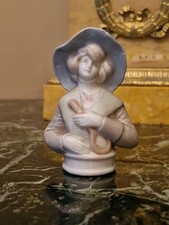 Demi figurine En porcelaine