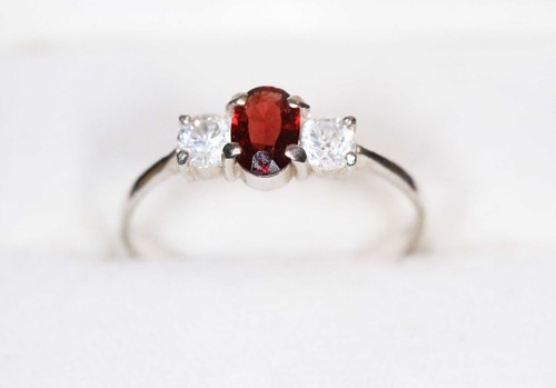 Bague en argent - ---,