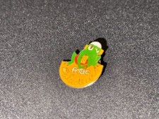 (Z4) VINTAGE ENAMEL BADGE PINS COLLECTION FNAC WALKMAN WALKERS