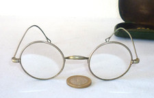 PAIRE DE LUNETTES RONDES DÉBUT XXème À VERRES CORRECTEURS