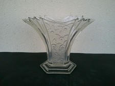 VASE ART DECO EN VERRE PRESSE