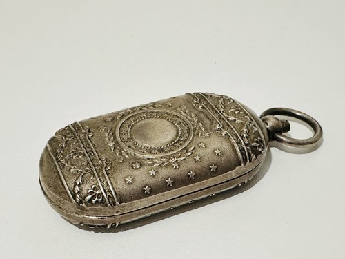 Ancien porte louis - ancien,
