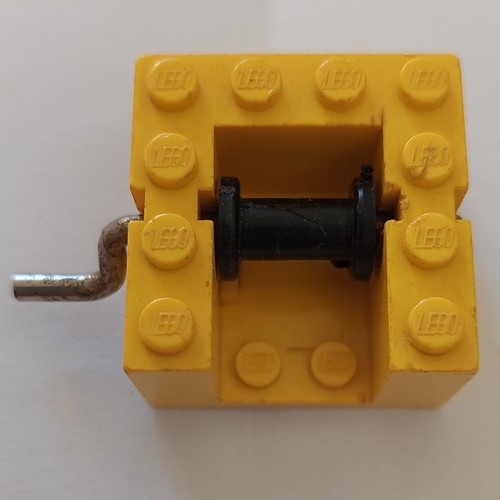 Lego brique jaune avec - brique,