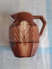 Pichet en faïence marron Art