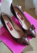 CAREL escarpins en cuir brun T40 Neufs. Valeur 290 €