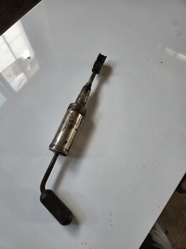 Ancienne pompe graisse - graisse, –