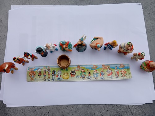 Lot figurines astérix - 12,