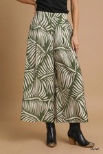 Tropical Palm Leaf Culotte Pants – Wide-Leg & Breezy Summer Style