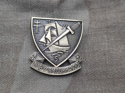 Pin reduction insigne - pin's,