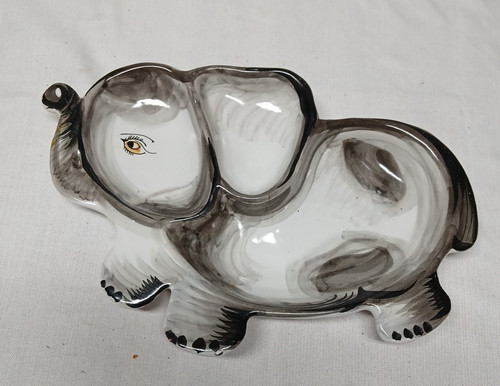 Ancien plat aperit - plat, Éléphant