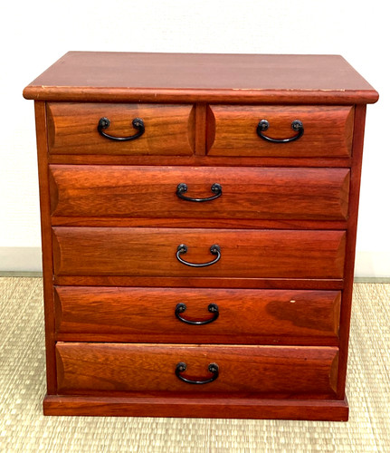 Ancienne petite armoire