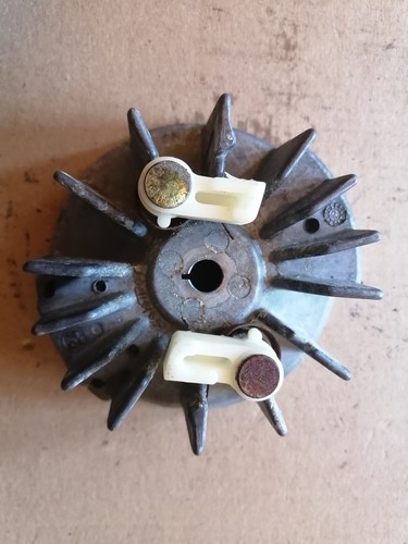 Volant moteur - , (origine)