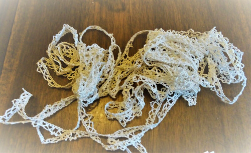 Dentelle ancienne aux - , fuseaux