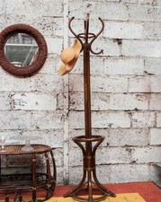 Max, le porte-manteau