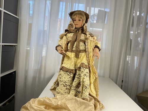 Poupée artiste ute kase - d'artiste,
