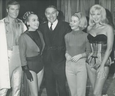 JOAN CRAWFORD DIANA DORS JUDY GEESON TY HARDIN BERSERK 1967 PHOTO ORIGINAL #54