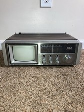 Vintage 1983 RCA Portable TV AM FM Radio CJR 054W Has Car Adapter Rabbit Ears