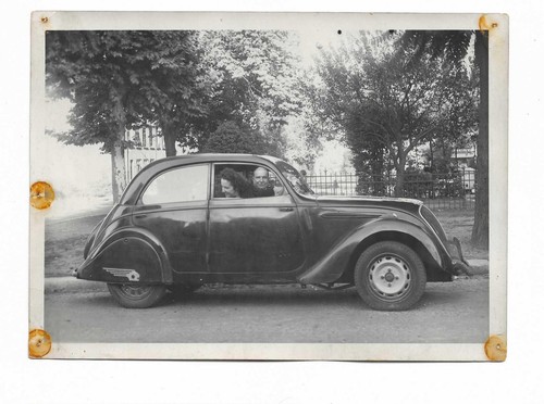 Photo une voiture peugeot - photo, d'une
