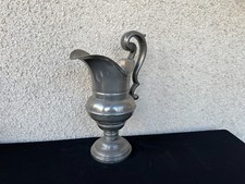 Pichet ancien en étain à
