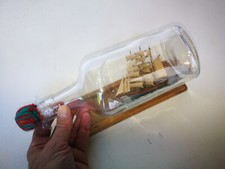 BEAU BATEAU SOUS VERRE:  