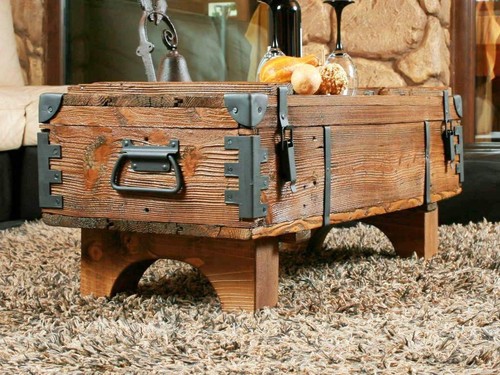 Rustique table basse fait - basse, main