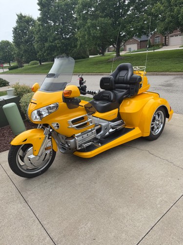 2010 honda goldwing - honda,