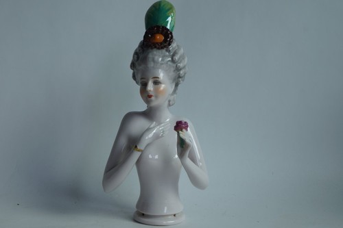 Demi figurine porcelaine