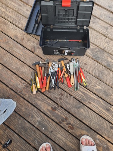 Caisse outils avec qq - caisse,