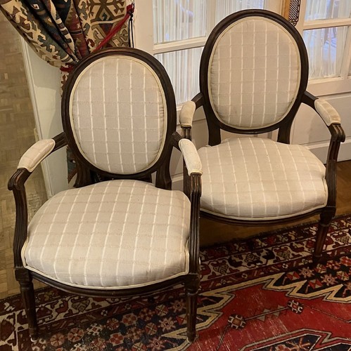 Paire fauteuils médaillon - paire,
