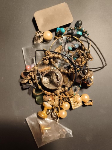 Lot bijoux fantaisie anciens