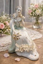 Figurine femme porcelaine