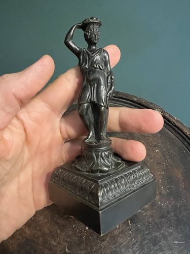 Bronze sur socle personnage - sur,