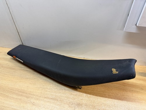 Une selle siege moto ktm - moto,