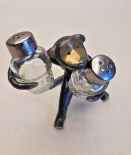 Walter Bosse, singe, pour