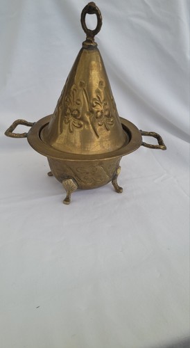 Plat oriental tajine en - a,