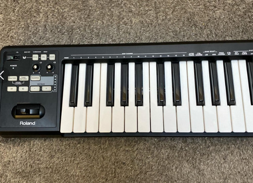 Roland midi keyboard - midi,