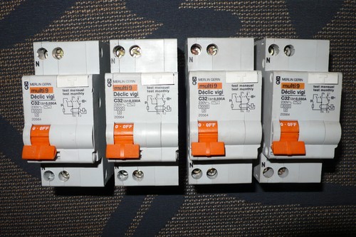 Disjoncteur differentiel 32a - disjoncteur,