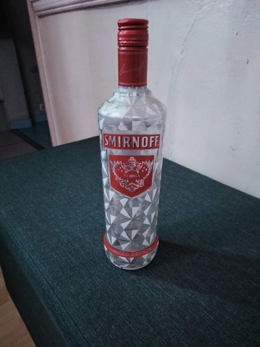 Bouteille smirnoff vide - de,