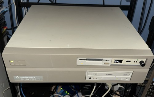 Commodore amiga 2000 - commodore, tf234