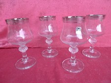 4 Beaux Vieux Verres À Vin