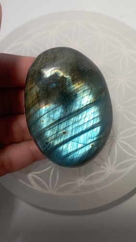 77g galet labradorite - 77g,