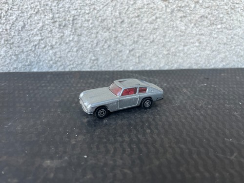Miniature aston martin - miniature,