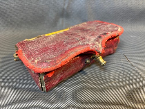 Ancienne giberne cuir rouge - ancienne,