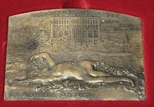 Plaque commémorative Institut