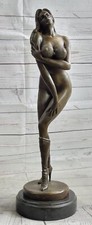 Rare Et Sensuelle Vitaleh Bronze Figurine Femme Avec Bikini Bottes, Signée Art