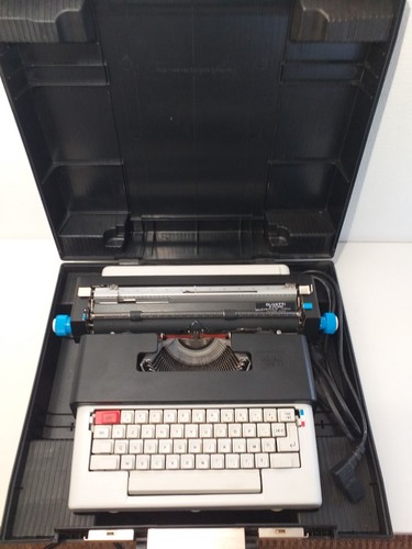 Machine ecrire olivetti - à,