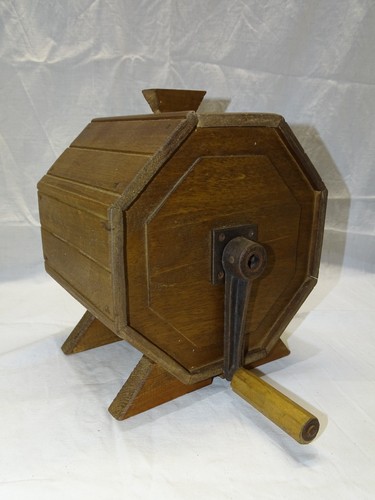 Belle ancienne baratte a - -belle,