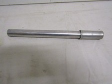 a...ancienne pompe de vélo