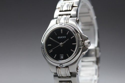 Presque comme neuve montre - neuve],