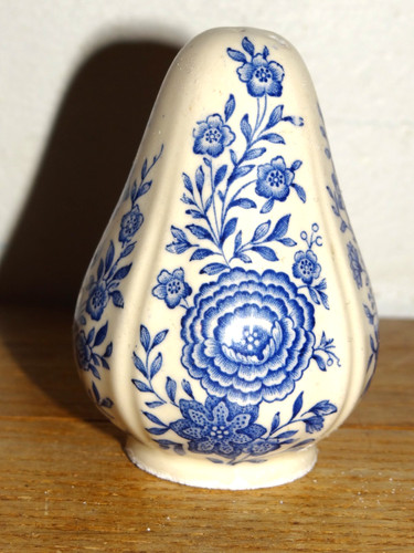 Poivrière porcelaine de - porcelaine,
